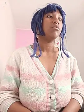 EvonyFoxxx online show from April 19, 6:24 am