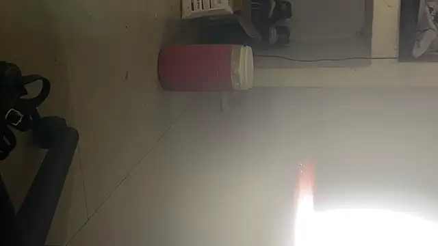 Snapshot of CoupleHotLatinBigAss chatting on January 17, 4:17 am CoupleHotLatinBigAss online show from January 17, 4:17 am