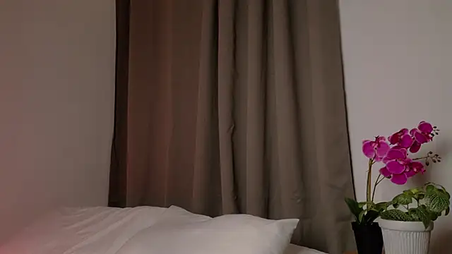 Snapshot of SeleneNova chatting on February 26, 6:07 pm SeleneNova online show from February 26, 6:07 pm