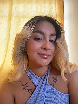 Elina Hills online show from March 25, 5:41 pm