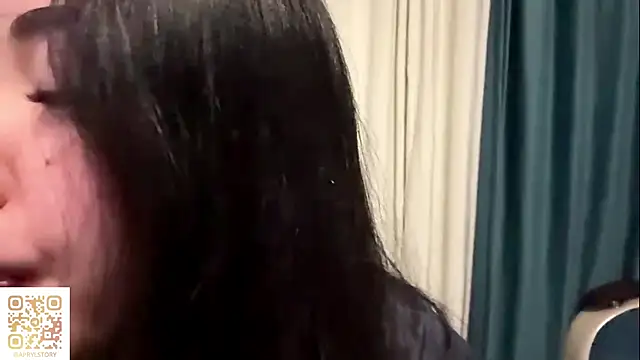 APRYLSUN online show from November 17, 1:28 pm