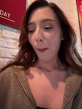 Snapshot of LilluKatten chatting on February 2, 11:53 am LilluKatten online show from February 2, 11:53 am