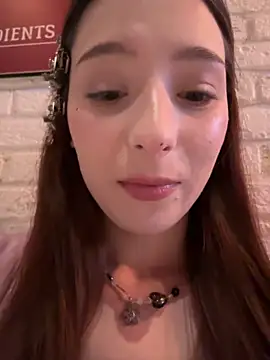 Snapshot of LilluKatten chatting on February 3, 11:26 am LilluKatten online show from February 3, 11:26 am