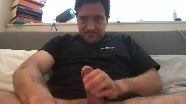 Snapshot of dutchpieter95 chatting on June 19, 1:59 pm dutchpieter95 online show from June 19, 1:59 pm