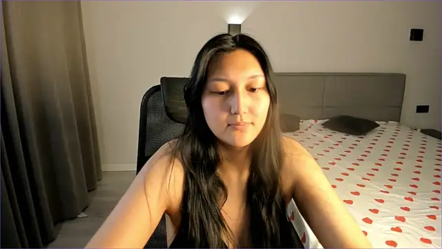 Yunamini online show from December 3, 7:01 pm