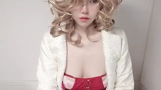 JuliaNoir online show from March 20, 6:24 pm