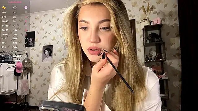 OrethaEredia online show from November 18, 3:16 pm