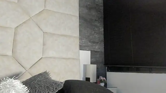 Liia Leens online show from February 15, 3:58 am