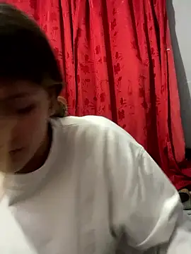 Snapshot of Crystall_15 chatting on January 10, 2:24 am Crystall 15 online show from January 10, 2:24 am