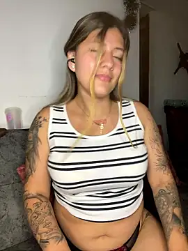 Snapshot of Crystall_15 chatting on January 16, 1:31 am Crystall 15 online show from January 16, 1:31 am