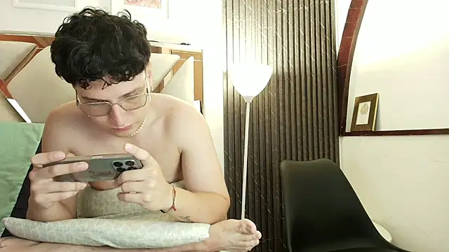 Zoe And Dylan  online show from July 22, 1:03 pm