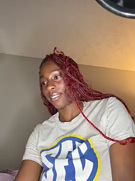 MadameMuse online show from December 3, 5:15 am