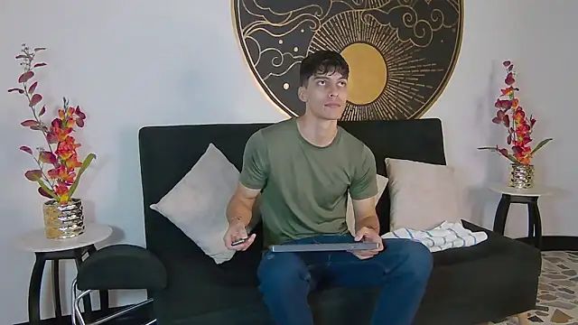 AlessioVitale online show from November 12, 12:27 pm