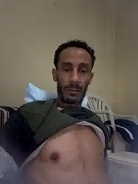 walide100000 online show from March 31, 9:15 pm