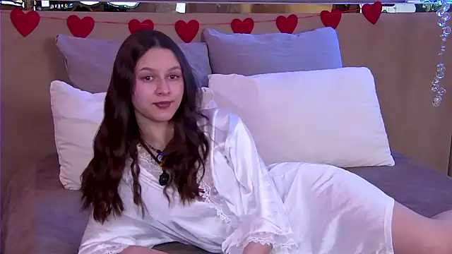  AlinaHot  online show from February 24, 3:59 am