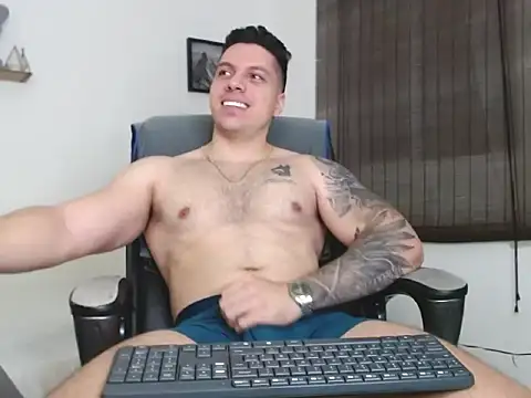 Noah Swagger  online show from November 30, 8:51 am