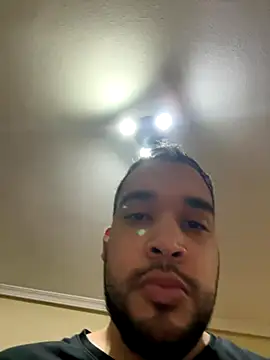 Snapshot of Stiven23J chatting on December 16, 6:46 pm Stiven23J online show from December 16, 6:46 pm