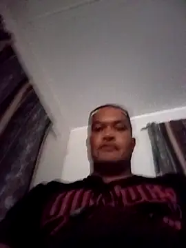 Snapshot of Cayde36 chatting on December 18, 8:09 am Cayde36 online show from December 18, 8:09 am