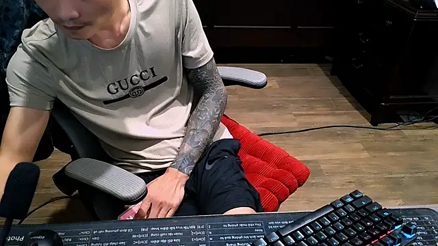 Snapshot of _lulu9999_ chatting on November 30, 2:21 pm lulu9999 online show from November 30, 2:21 pm