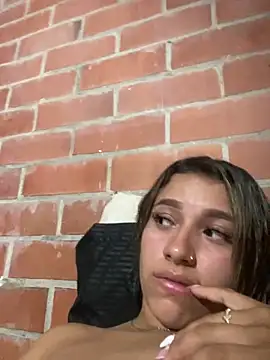 liahot69 online show from April 18, 4:49 am