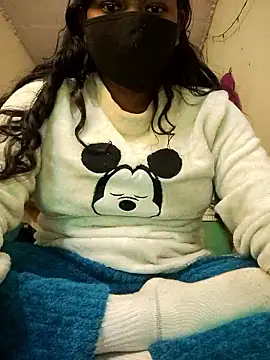 Snapshot of cuteriya5 chatting on January 19, 1:37 pm cuteriya5 online show from January 19, 1:37 pm