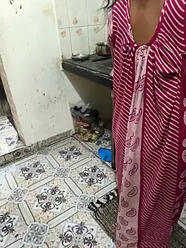 Snapshot of cuteriya5 chatting on March 3, 3:40 pm cuteriya5 online show from March 3, 3:40 pm