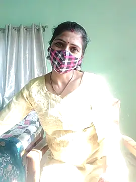 Snapshot of Divine_Lustt chatting on February 20, 9:10 am Divine Lustt online show from February 20, 9:10 am