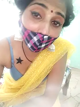 Snapshot of Divine_Lustt chatting on February 22, 10:03 am Divine Lustt online show from February 22, 10:03 am