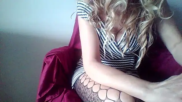 salentinasexy online show from December 16, 7:57 am