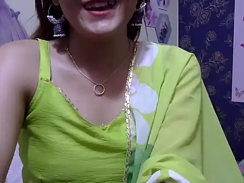 maira 33 online show from April 11, 4:33 pm