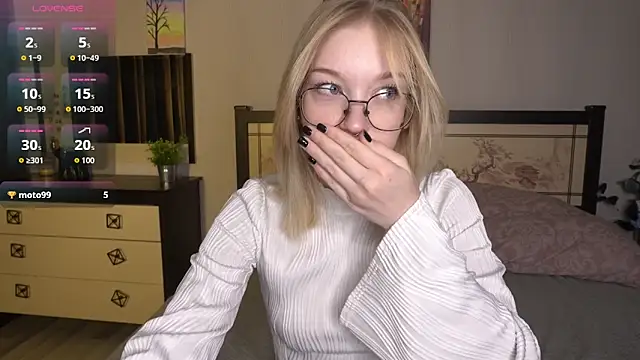 ShanelTunon online show from November 14, 8:07 pm