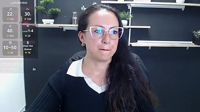 Snapshot of Lauryn_Jones chatting on June 22, 8:39 pm Lauryn Jones online show from June 22, 8:39 pm