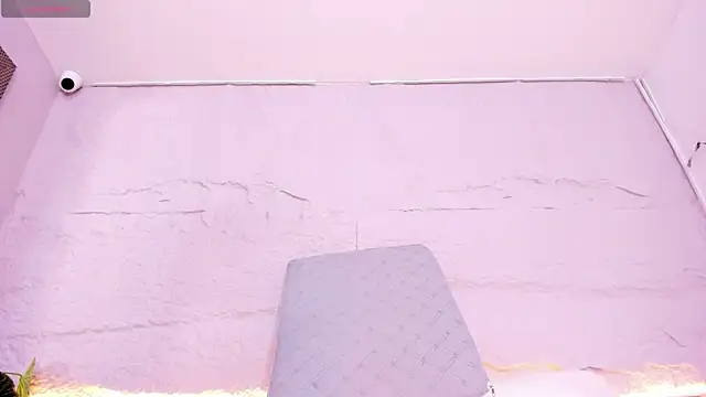 Violettaevans  online show from January 6, 7:39 pm