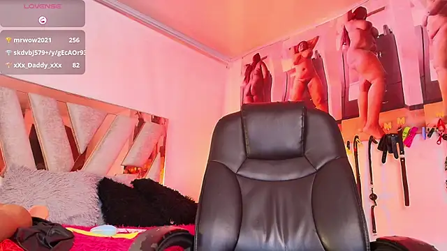 Ebonynaughty online show from December 2, 1:44 am