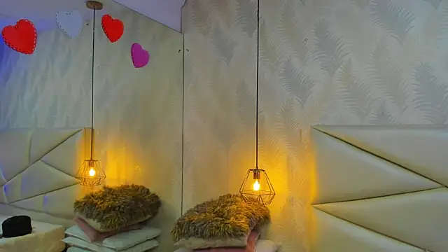 laurettedela rouse online show from November 29, 11:35 am