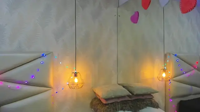 laurettedela rouse online show from December 21, 10:44 am