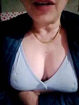 Snapshot of small-house123 chatting on February 2, 12:37 pm small-house123 online show from February 2, 12:37 pm