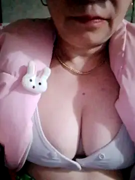 Snapshot of small-house123 chatting on February 9, 12:14 am small-house123 online show from February 9, 12:14 am