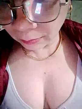 Snapshot of small-house123 chatting on February 10, 1:10 am small-house123 online show from February 10, 1:10 am