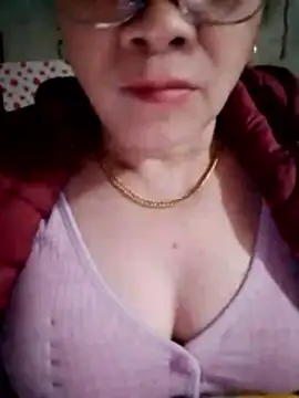 Snapshot of small-house123 chatting on February 11, 2:00 pm small-house123 online show from February 11, 2:00 pm