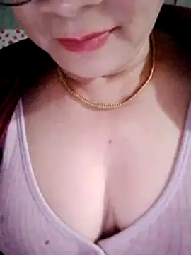 Snapshot of small-house123 chatting on February 12, 2:12 pm small-house123 online show from February 12, 2:12 pm