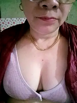 Snapshot of small-house123 chatting on February 14, 5:37 am small-house123 online show from February 14, 5:37 am