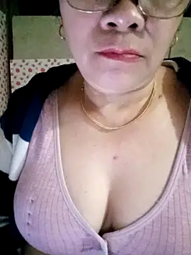 Snapshot of small-house123 chatting on February 18, 5:47 am small-house123 online show from February 18, 5:47 am