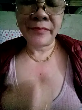 Snapshot of small-house123 chatting on February 20, 6:26 am small-house123 online show from February 20, 6:26 am