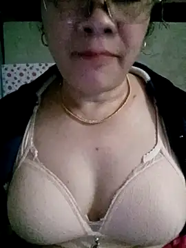 Snapshot of small-house123 chatting on February 24, 11:30 am small-house123 online show from February 24, 11:30 am