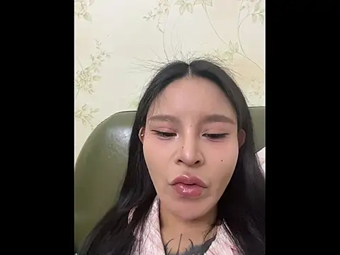 Snapshot of Titoo-170 chatting on December 16, 3:17 pm Titoo-170 online show from December 16, 3:17 pm