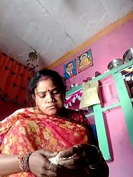 Snapshot of Sapna_ji123 chatting on December 15, 3:44 am Sapna ji123 online show from December 15, 3:44 am