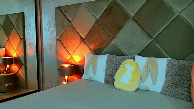 Myla-b online show from April 7, 7:14 pm