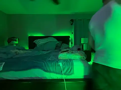 Snapshot of Antnjon chatting on February 7, 9:46 am Antnjon online show from February 7, 9:46 am