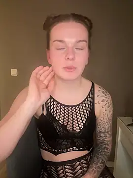 LisaFreierxx online show from February 26, 9:36 pm